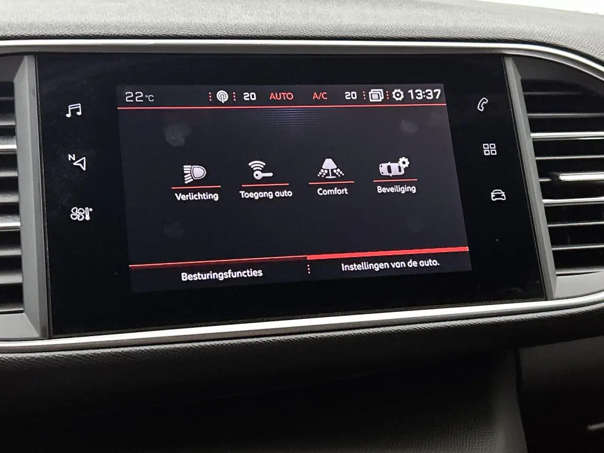 Blue Lease GT 130pk Automaat | Navigatie | Achteruitrijcamera | Full LED koplampen | Adaptieve Cruise Control | Keyless | Sportstoelen Leder/Alcantara verwarmd+massage | Climate Control | Pa