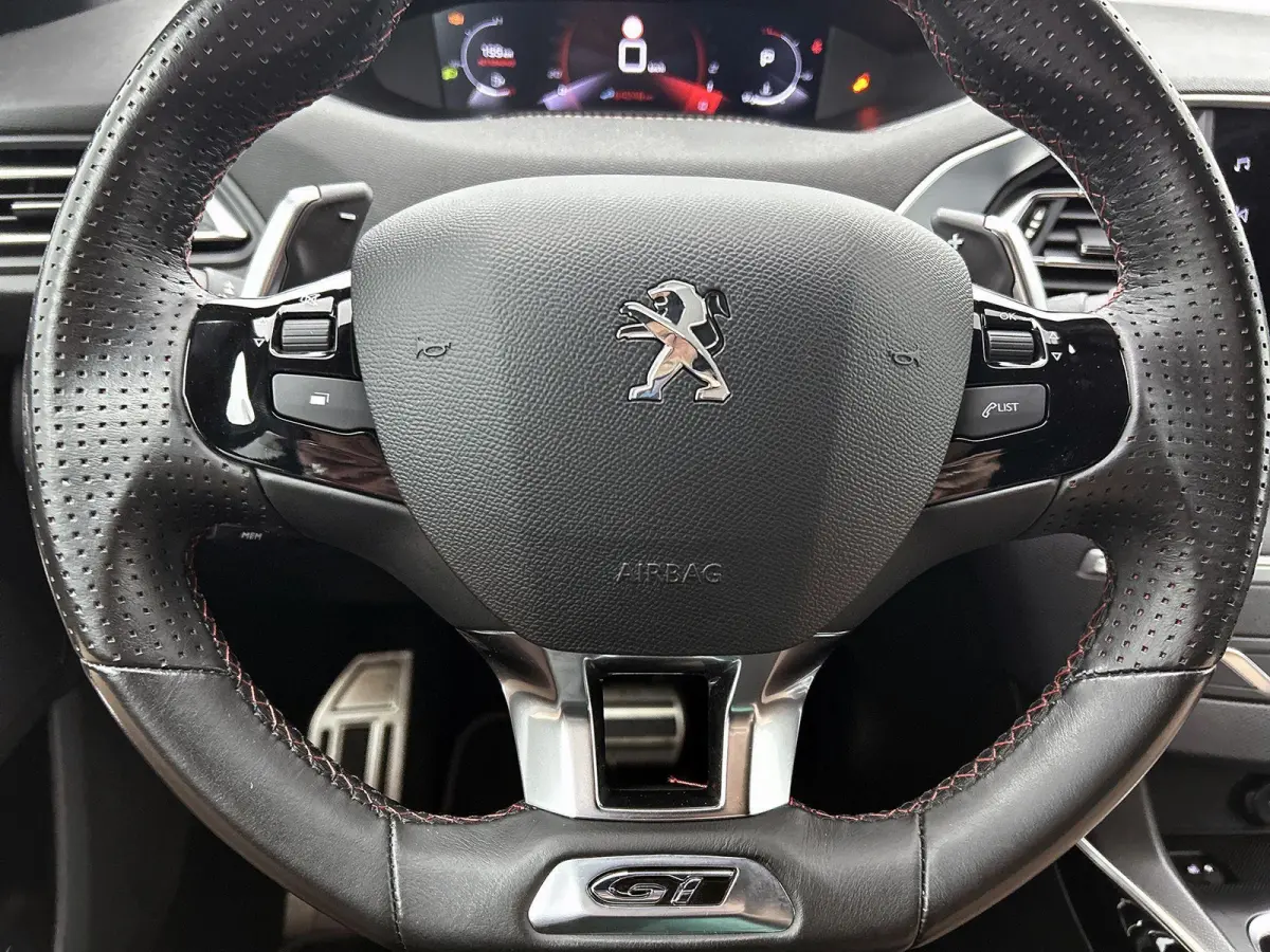 Blue Lease GT 130pk Automaat | Navigatie | Achteruitrijcamera | Full LED koplampen | Adaptieve Cruise Control | Keyless | Sportstoelen Leder/Alcantara verwarmd+massage | Climate Control | Pa