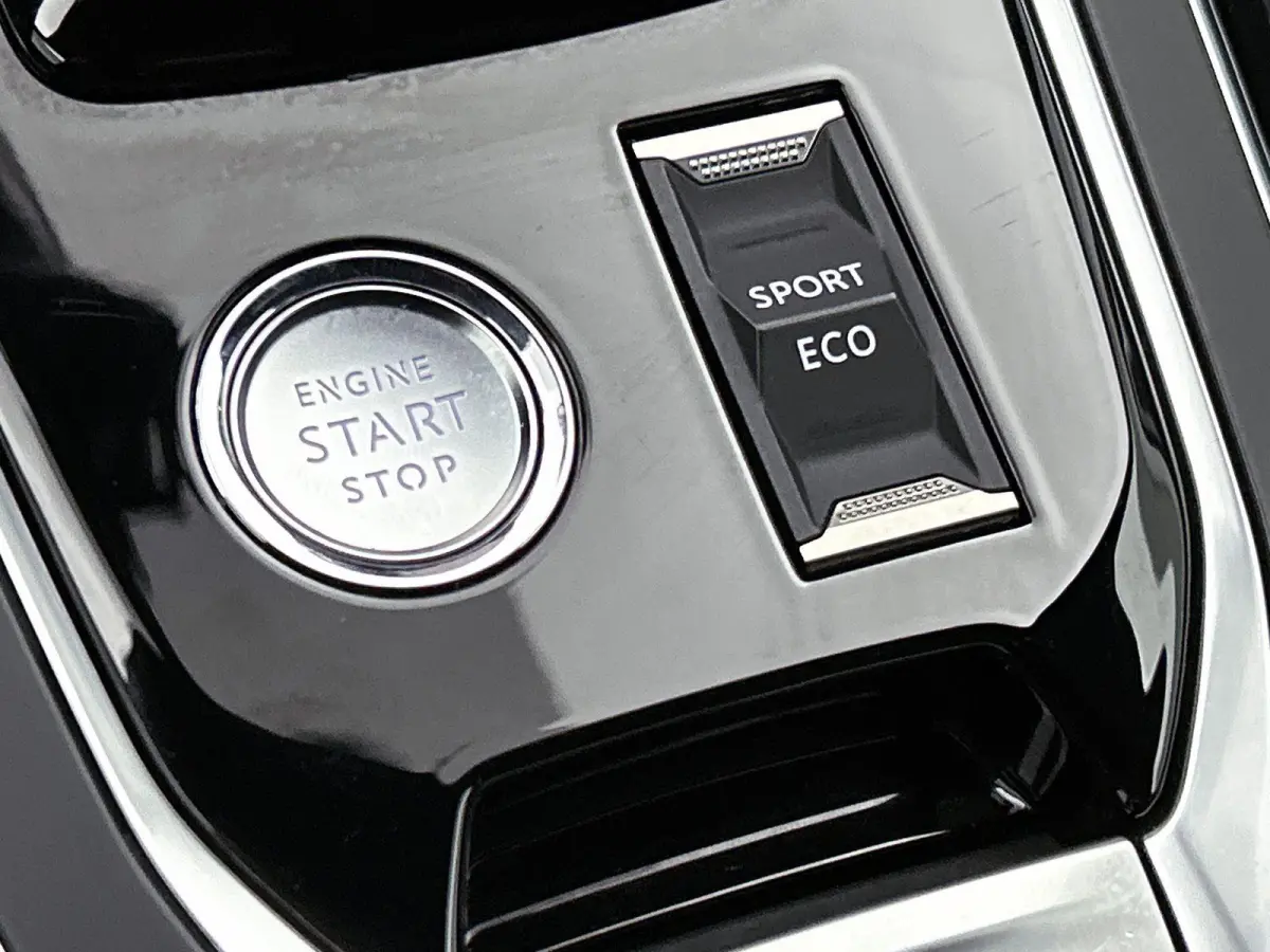 Blue Lease GT 130pk Automaat | Navigatie | Achteruitrijcamera | Full LED koplampen | Adaptieve Cruise Control | Keyless | Sportstoelen Leder/Alcantara verwarmd+massage | Climate Control | Pa