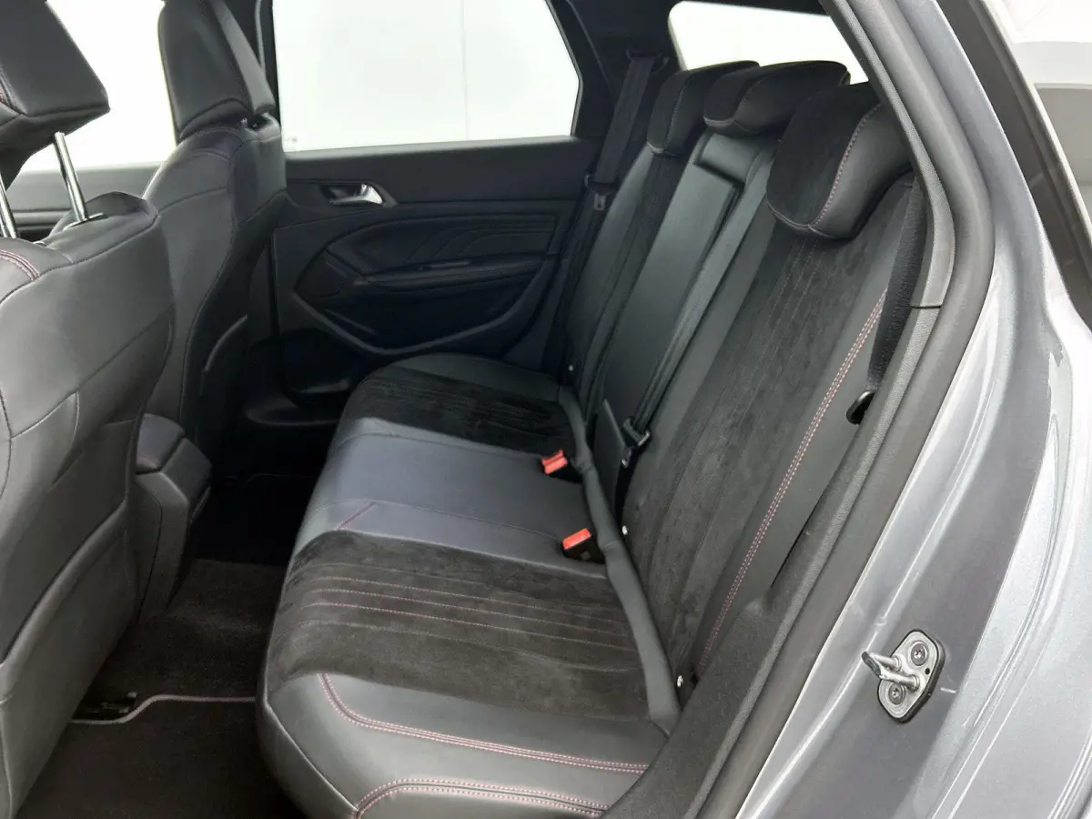 Blue Lease GT 130pk Automaat | Navigatie | Achteruitrijcamera | Full LED koplampen | Adaptieve Cruise Control | Keyless | Sportstoelen Leder/Alcantara verwarmd+massage | Climate Control | Pa