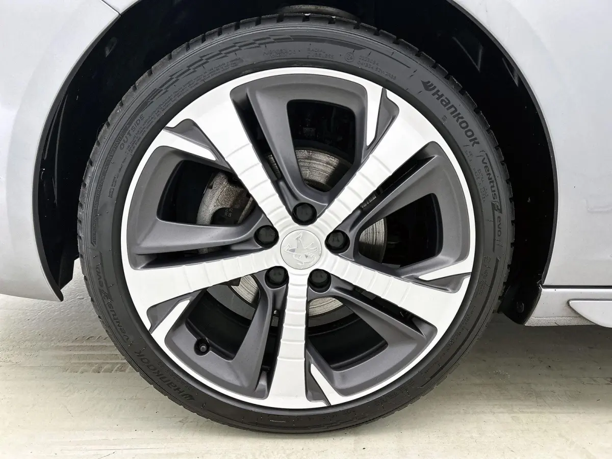 Blue Lease GT 130pk Automaat | Navigatie | Achteruitrijcamera | Full LED koplampen | Adaptieve Cruise Control | Keyless | Sportstoelen Leder/Alcantara verwarmd+massage | Climate Control | Pa