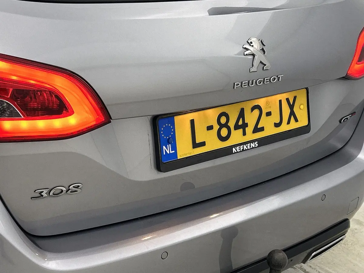 Blue Lease GT 130pk Automaat | Navigatie | Achteruitrijcamera | Full LED koplampen | Adaptieve Cruise Control | Keyless | Sportstoelen Leder/Alcantara verwarmd+massage | Climate Control | Pa