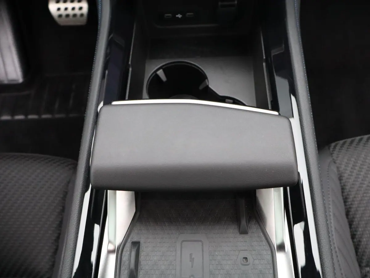 esprit Alpine Full Hybrid E-Tech 200 | Panoramadak | Head-Up Display | Matrix LED |