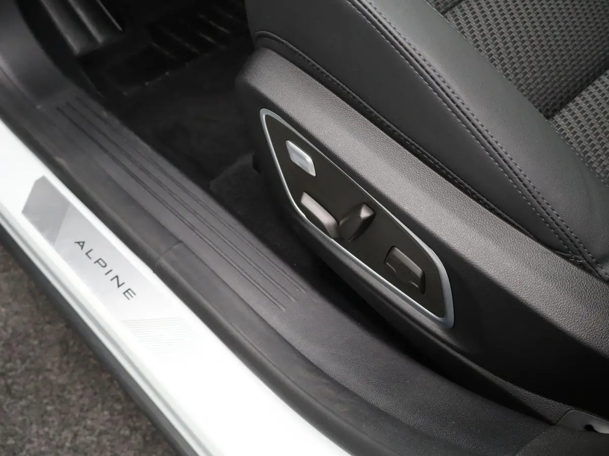 esprit Alpine Full Hybrid E-Tech 200 | Panoramadak | Head-Up Display | Matrix LED |