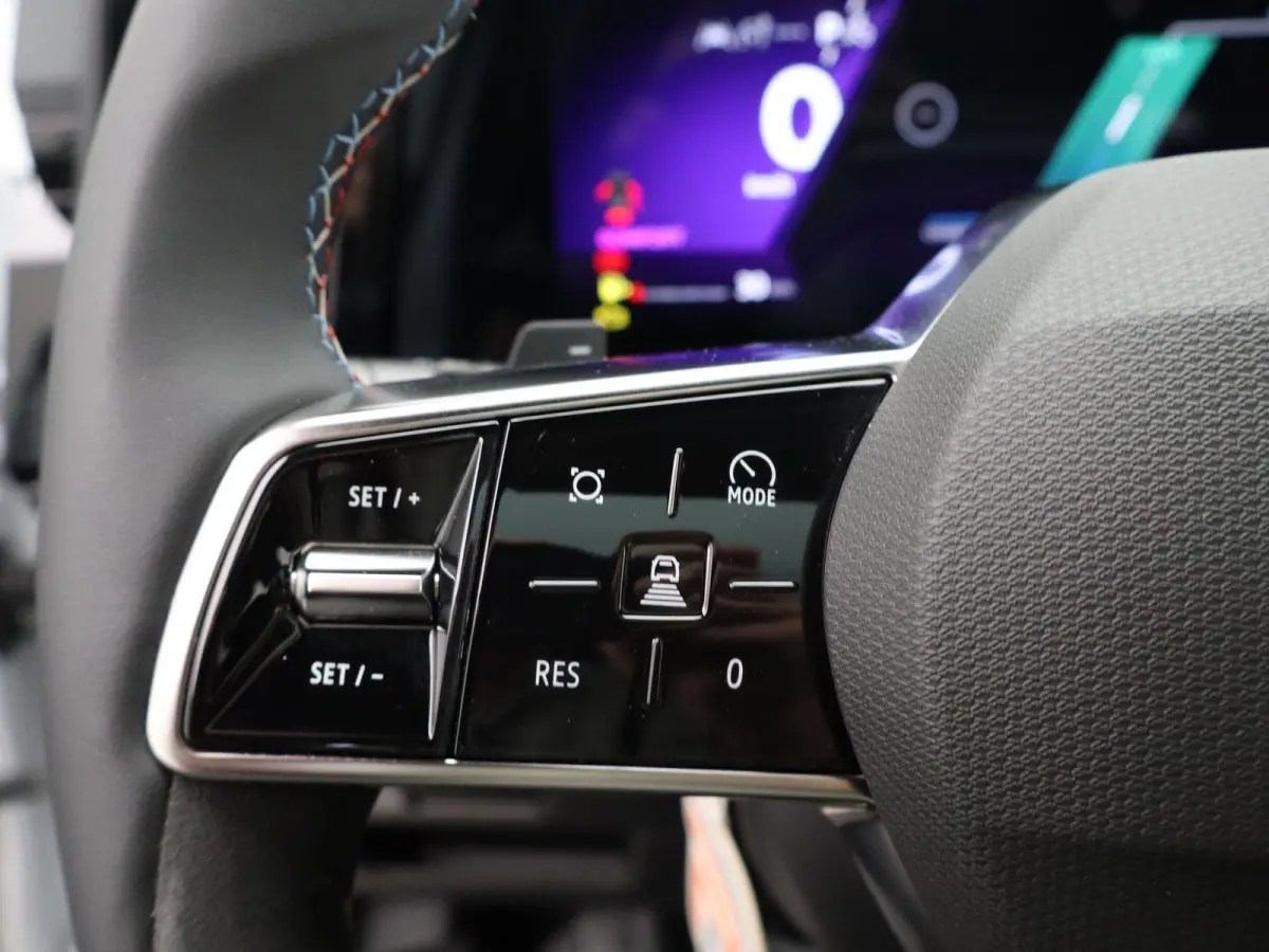 esprit Alpine Full Hybrid E-Tech 200 | Panoramadak | Head-Up Display | Matrix LED |