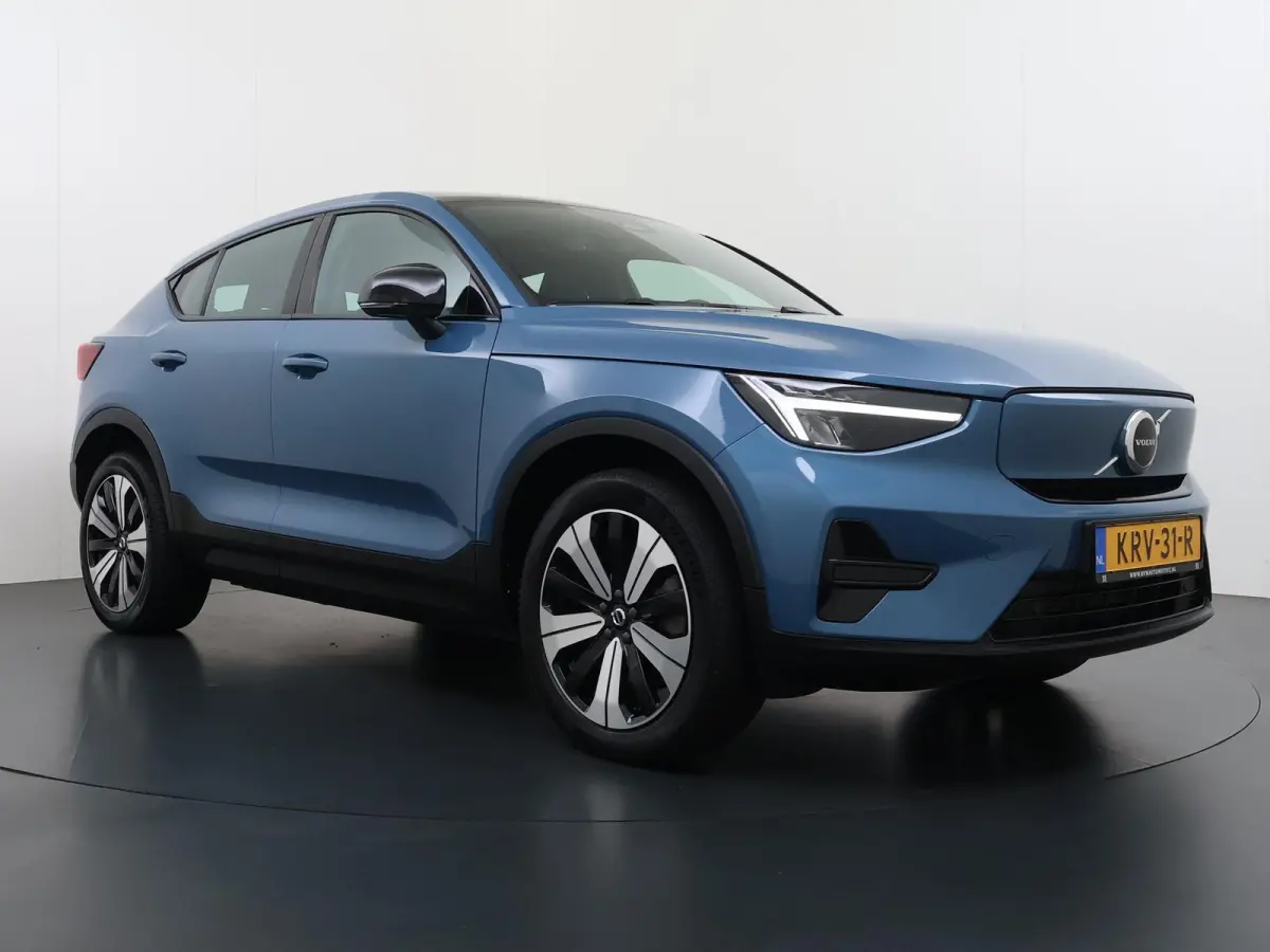 Recharge Core 70 kWh VAN:32.900,- VOOR:29.770,- UW HERFSTVOORDEEL:3.130,- SOH 95% | STOEL & STUUR VERWARMING | ACHTERUITRIJCAMERA | 12 MND BOVAG GARANTIE| PANO| VOLVO DEALER ONDERHOUDEN|