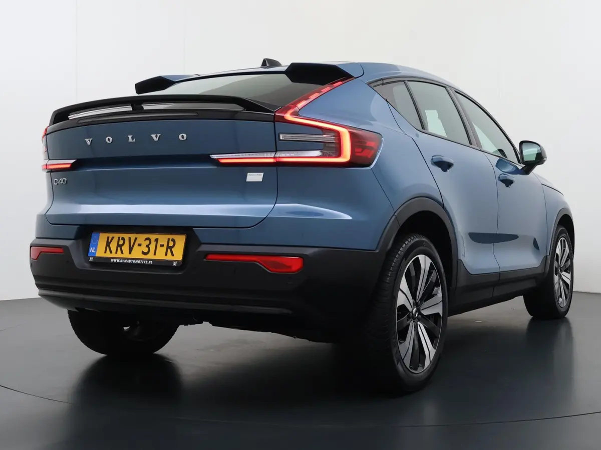 Recharge Core 70 kWh VAN:32.900,- VOOR:29.770,- UW HERFSTVOORDEEL:3.130,- SOH 95% | STOEL & STUUR VERWARMING | ACHTERUITRIJCAMERA | 12 MND BOVAG GARANTIE| PANO| VOLVO DEALER ONDERHOUDEN|