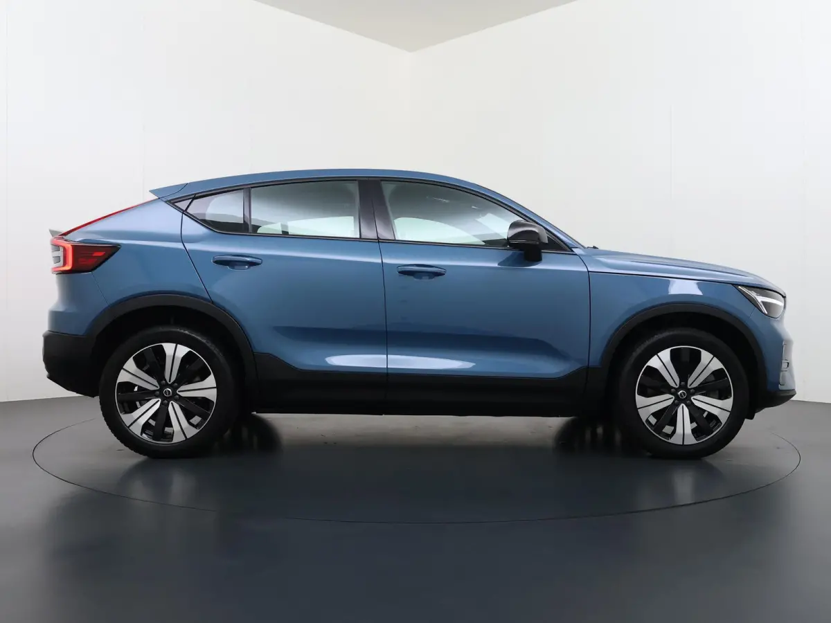 Recharge Core 70 kWh VAN:32.900,- VOOR:29.770,- UW HERFSTVOORDEEL:3.130,- SOH 95% | STOEL & STUUR VERWARMING | ACHTERUITRIJCAMERA | 12 MND BOVAG GARANTIE| PANO| VOLVO DEALER ONDERHOUDEN|