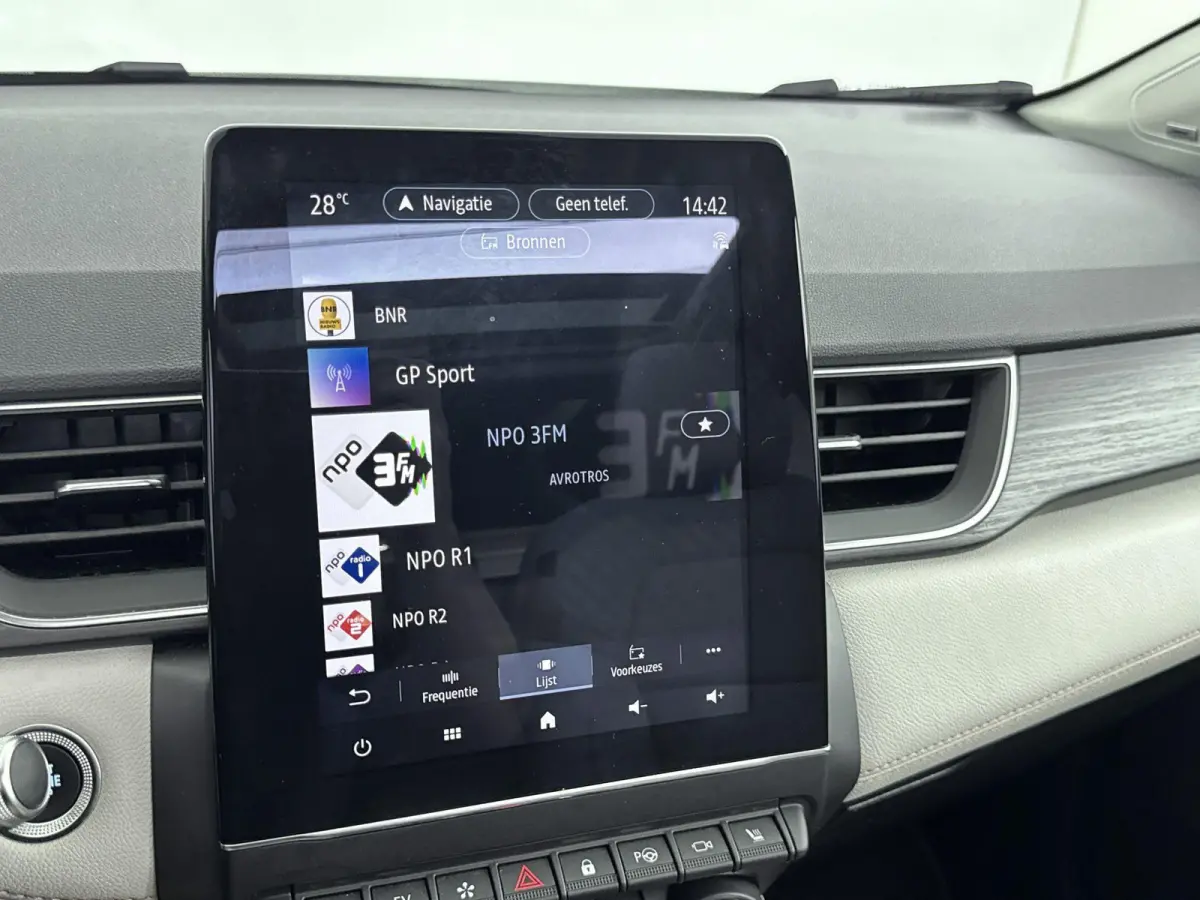 1.6 E-Tech Plug-in Hybrid 160 Initiale Paris | PANO | ACC | 360 Camera | BOSE | Stoelverwarming | Lane Asisst | elektr. stoelverstelling | Apple Carplay/Android Auto | lichtmetalen velgen 18