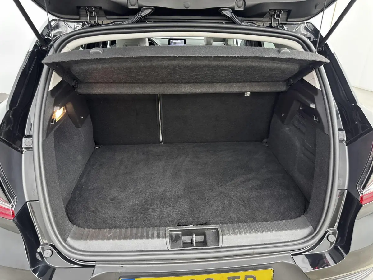 1.6 E-Tech Plug-in Hybrid 160 Initiale Paris | PANO | ACC | 360 Camera | BOSE | Stoelverwarming | Lane Asisst | elektr. stoelverstelling | Apple Carplay/Android Auto | lichtmetalen velgen 18
