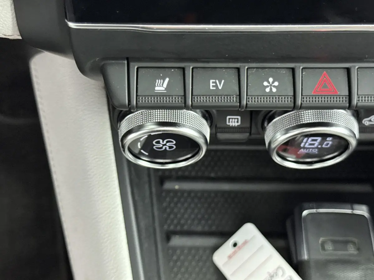 1.6 E-Tech Plug-in Hybrid 160 Initiale Paris | PANO | ACC | 360 Camera | BOSE | Stoelverwarming | Lane Asisst | elektr. stoelverstelling | Apple Carplay/Android Auto | lichtmetalen velgen 18