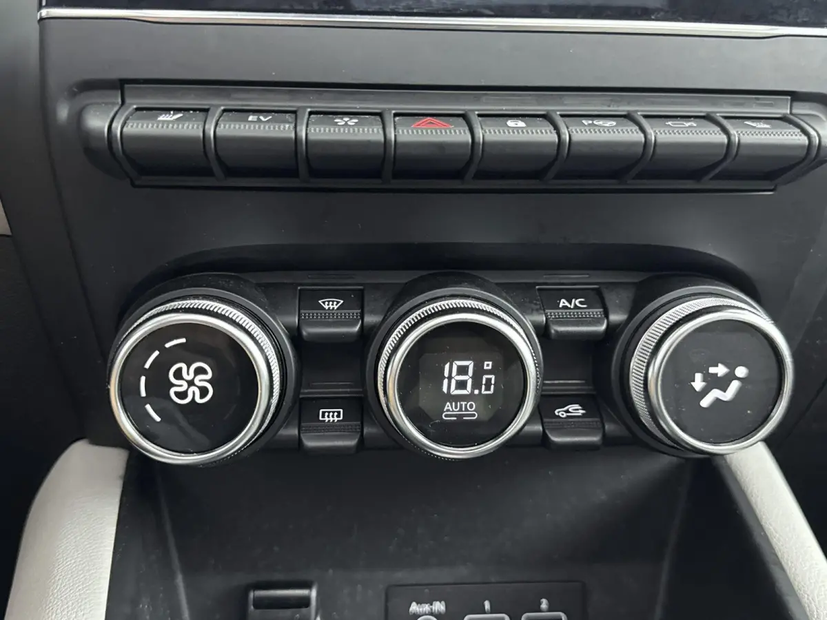 1.6 E-Tech Plug-in Hybrid 160 Initiale Paris | PANO | ACC | 360 Camera | BOSE | Stoelverwarming | Lane Asisst | elektr. stoelverstelling | Apple Carplay/Android Auto | lichtmetalen velgen 18
