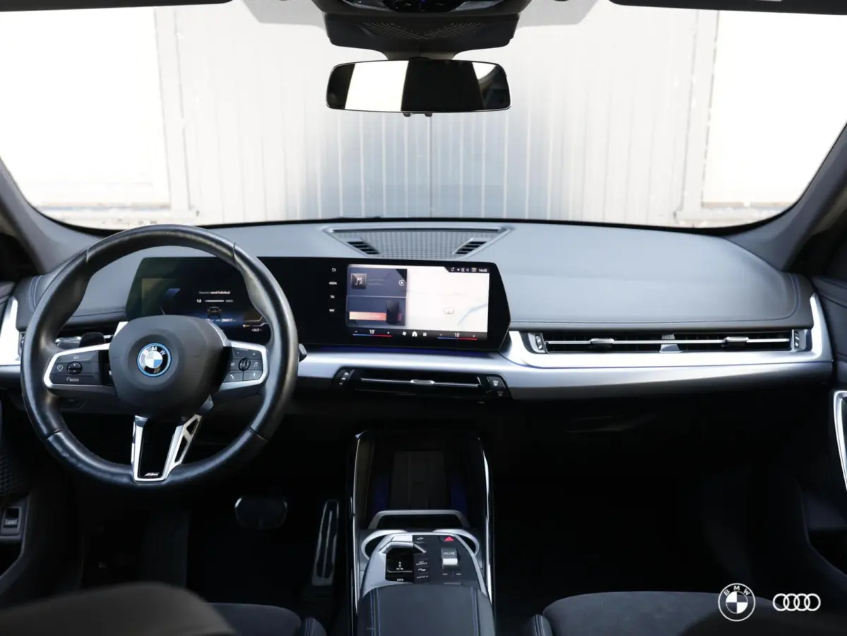 xDrive30 67 kWh M SPORT / KEYLESS ENTRY-START / 19" / AUT DIM SPIEGELS / DRAADLOOS LADEN TEL