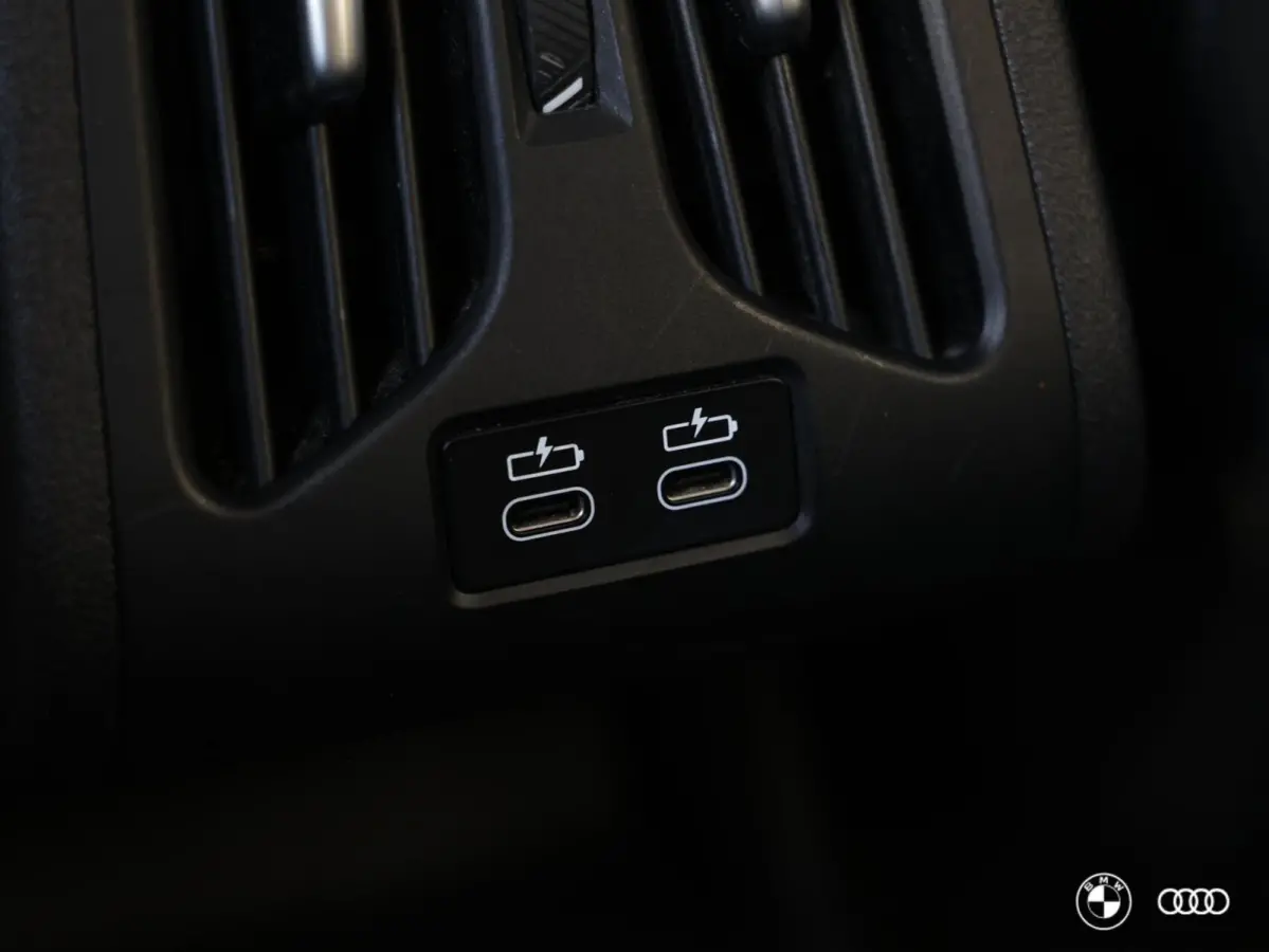 xDrive30 67 kWh M SPORT / KEYLESS ENTRY-START / 19" / AUT DIM SPIEGELS / DRAADLOOS LADEN TEL