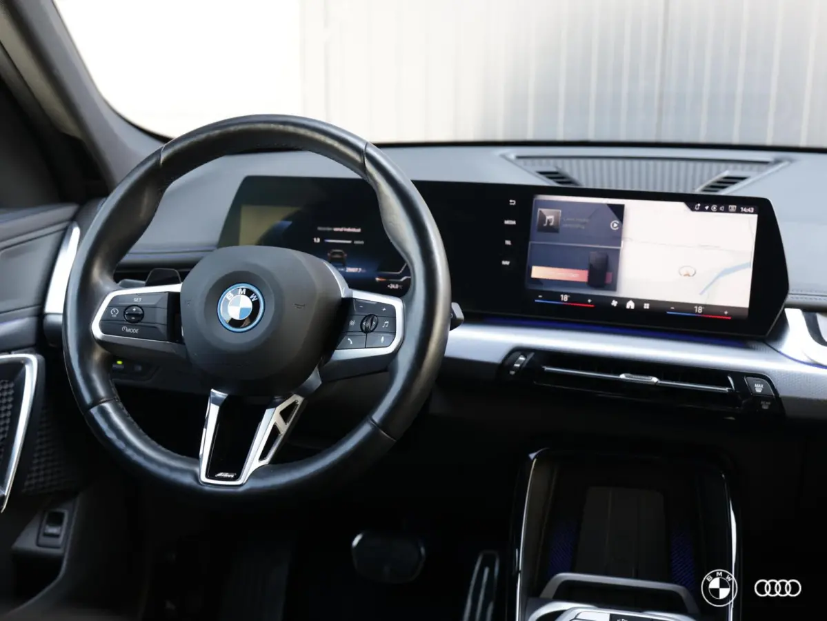 xDrive30 67 kWh M SPORT / KEYLESS ENTRY-START / 19" / AUT DIM SPIEGELS / DRAADLOOS LADEN TEL