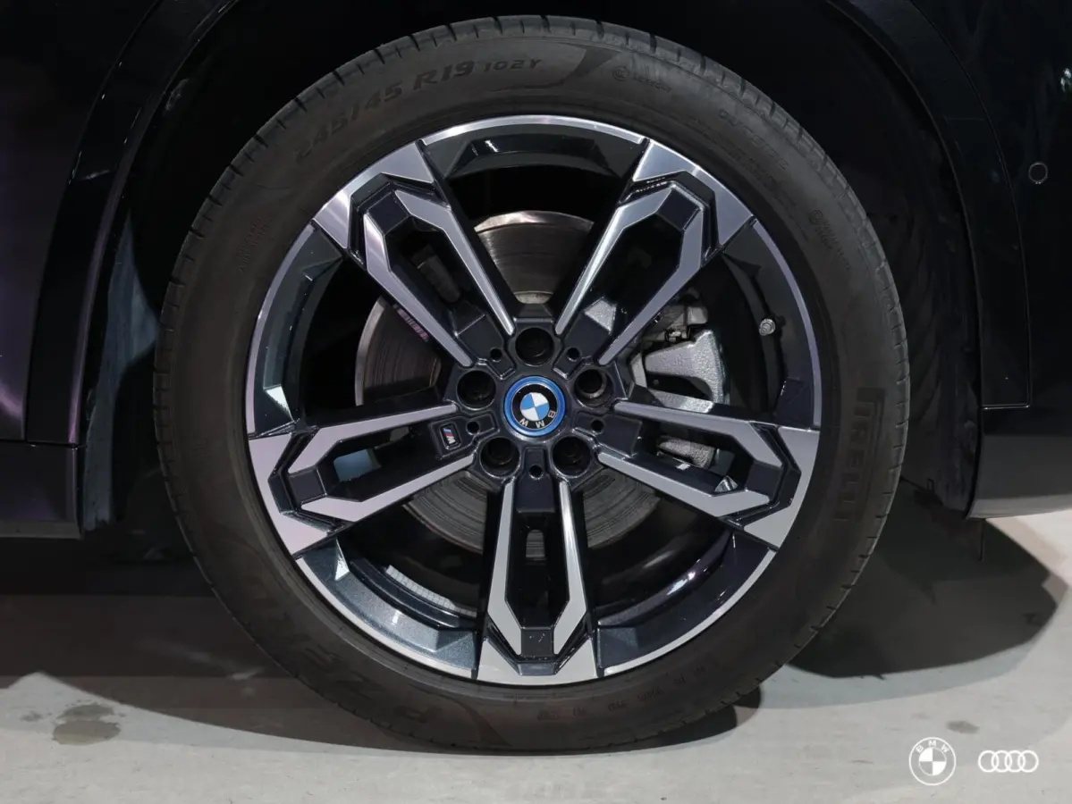 xDrive30 67 kWh M SPORT / KEYLESS ENTRY-START / 19" / AUT DIM SPIEGELS / DRAADLOOS LADEN TEL