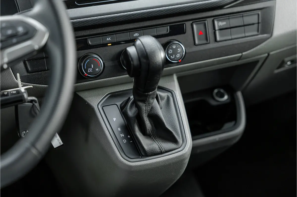 T6.1 2.0 TDI L2H1 DC 4Motion | Dubbel cabine | 5-zitter | Bi-Xenon | CarPlay | Camera | Navigatie | MF Stuur | Trekhaak | DAB | Cruise control