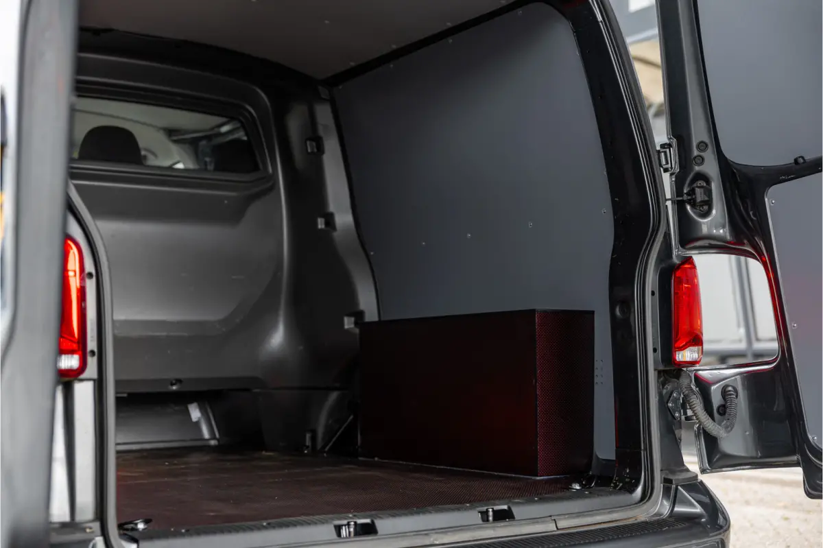 T6.1 2.0 TDI L2H1 DC 4Motion | Dubbel cabine | 5-zitter | Bi-Xenon | CarPlay | Camera | Navigatie | MF Stuur | Trekhaak | DAB | Cruise control