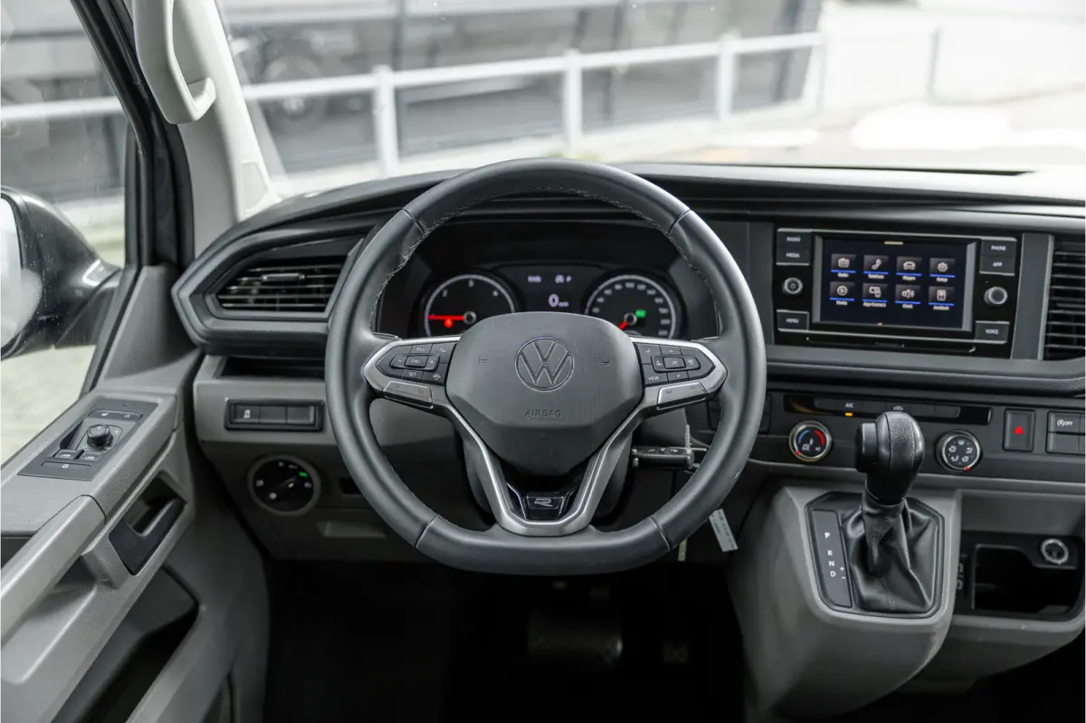 T6.1 2.0 TDI L2H1 DC 4Motion | Dubbel cabine | 5-zitter | Bi-Xenon | CarPlay | Camera | Navigatie | MF Stuur | Trekhaak | DAB | Cruise control