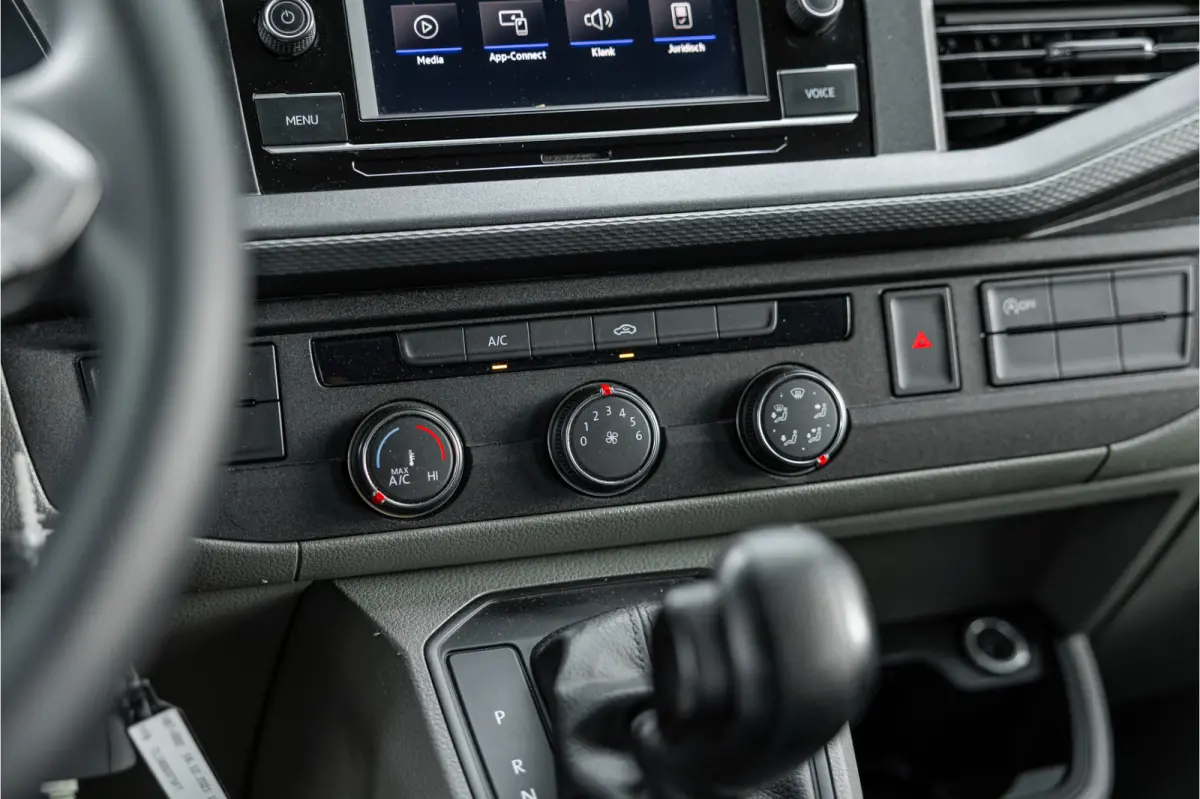 T6.1 2.0 TDI L2H1 DC 4Motion | Dubbel cabine | 5-zitter | Bi-Xenon | CarPlay | Camera | Navigatie | MF Stuur | Trekhaak | DAB | Cruise control