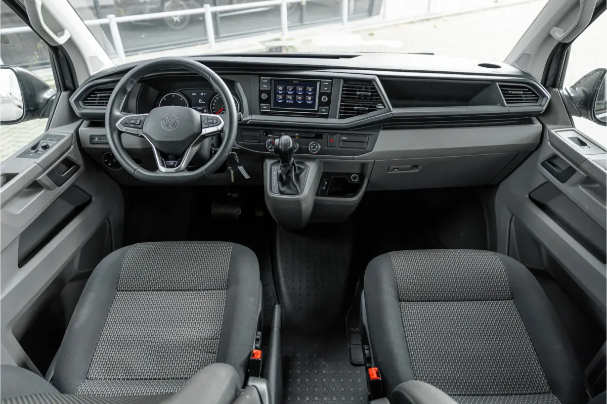 T6.1 2.0 TDI L2H1 DC 4Motion | Dubbel cabine | 5-zitter | Bi-Xenon | CarPlay | Camera | Navigatie | MF Stuur | Trekhaak | DAB | Cruise control