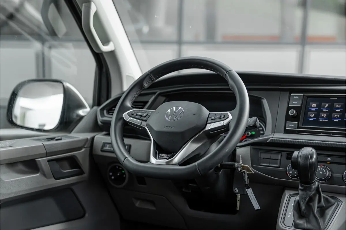 T6.1 2.0 TDI L2H1 DC 4Motion | Dubbel cabine | 5-zitter | Bi-Xenon | CarPlay | Camera | Navigatie | MF Stuur | Trekhaak | DAB | Cruise control