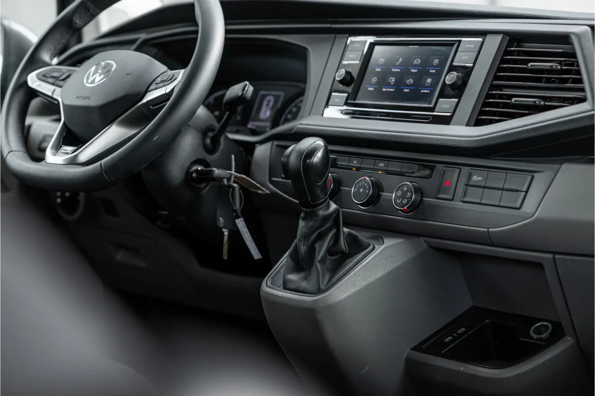 T6.1 2.0 TDI L2H1 DC 4Motion | Dubbel cabine | 5-zitter | Bi-Xenon | CarPlay | Camera | Navigatie | MF Stuur | Trekhaak | DAB | Cruise control