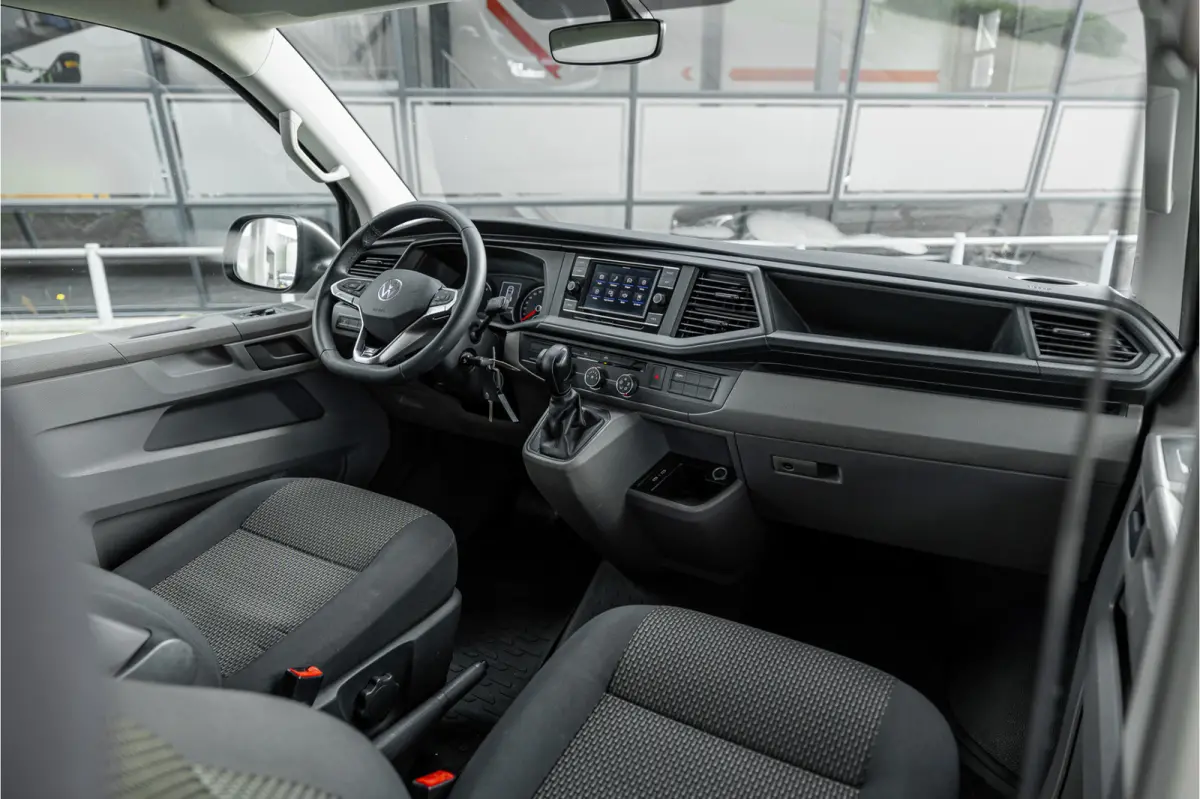 T6.1 2.0 TDI L2H1 DC 4Motion | Dubbel cabine | 5-zitter | Bi-Xenon | CarPlay | Camera | Navigatie | MF Stuur | Trekhaak | DAB | Cruise control