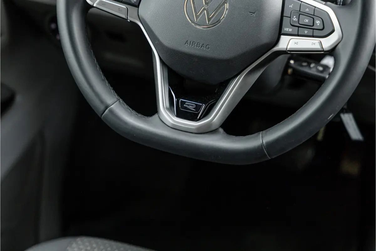T6.1 2.0 TDI L2H1 DC 4Motion | Dubbel cabine | 5-zitter | Bi-Xenon | CarPlay | Camera | Navigatie | MF Stuur | Trekhaak | DAB | Cruise control
