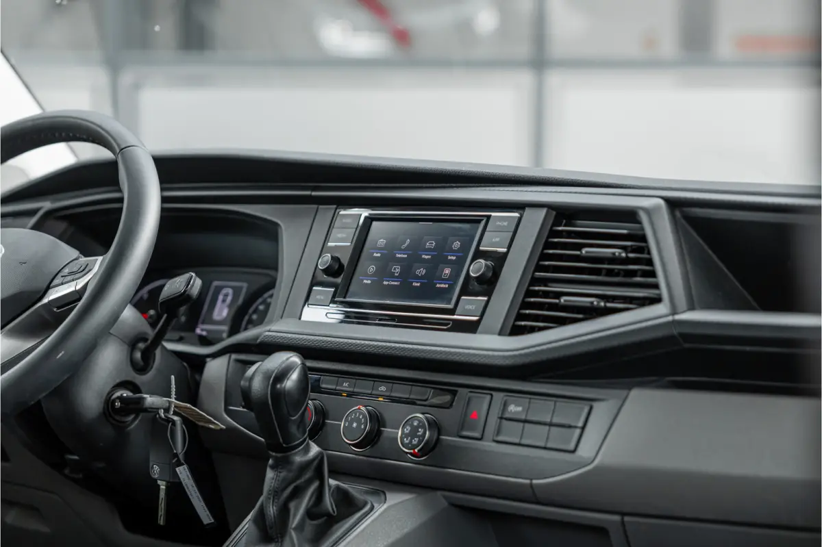 T6.1 2.0 TDI L2H1 DC 4Motion | Dubbel cabine | 5-zitter | Bi-Xenon | CarPlay | Camera | Navigatie | MF Stuur | Trekhaak | DAB | Cruise control