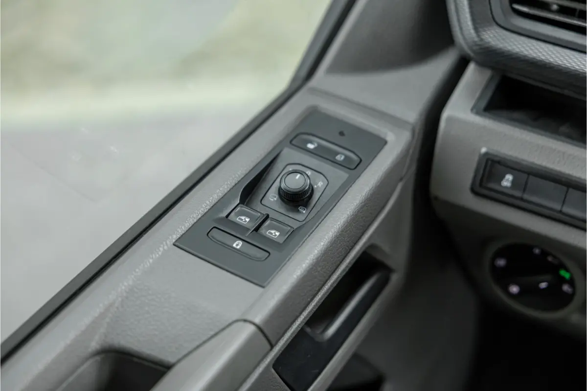 T6.1 2.0 TDI L2H1 DC 4Motion | Dubbel cabine | 5-zitter | Bi-Xenon | CarPlay | Camera | Navigatie | MF Stuur | Trekhaak | DAB | Cruise control