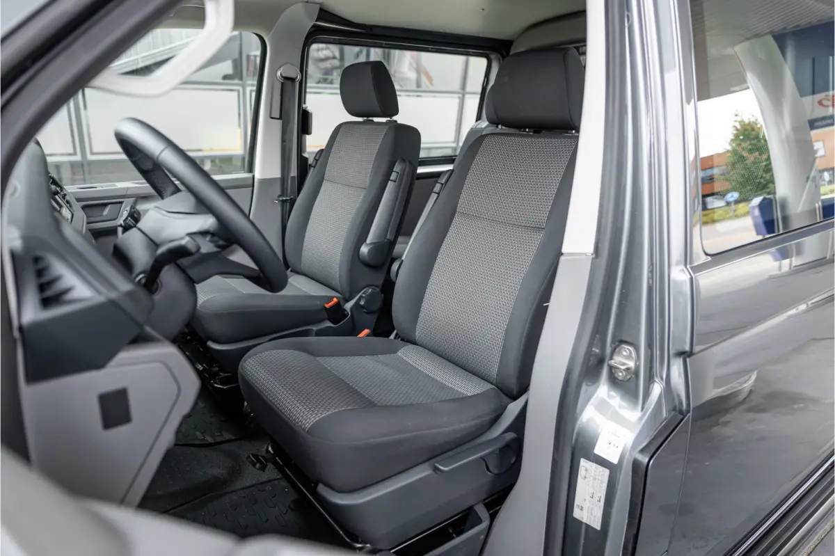 T6.1 2.0 TDI L2H1 DC 4Motion | Dubbel cabine | 5-zitter | Bi-Xenon | CarPlay | Camera | Navigatie | MF Stuur | Trekhaak | DAB | Cruise control