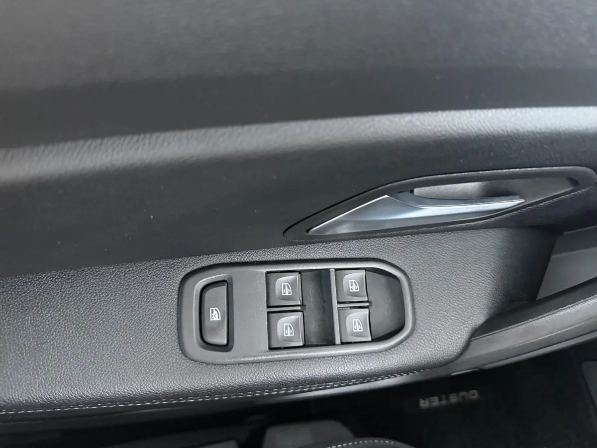 TCe 100 Bi-Fuel Prestige | LPG | 360 Camera | Navigatie | Apple CarPlay |