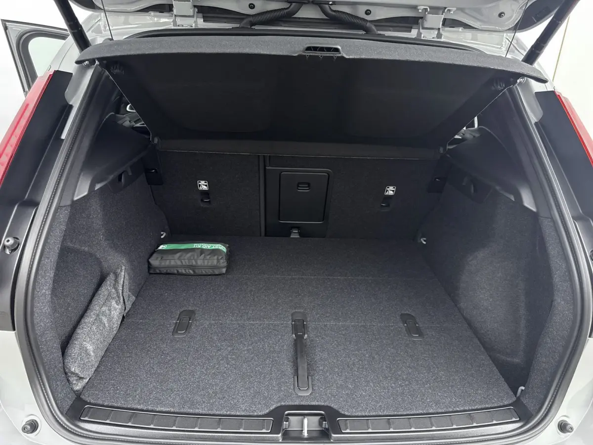 Single Motor Plus Black Edition Europa 70 kWh | Achterbank verwarmd | Achteruitrijcamera | Apple Carplay/Android Auto|telefoonintegratie premium