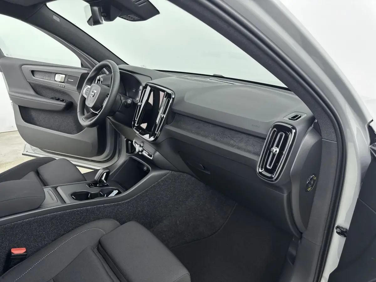 Single Motor Plus Black Edition Europa 70 kWh | Achterbank verwarmd | Achteruitrijcamera | Apple Carplay/Android Auto|telefoonintegratie premium