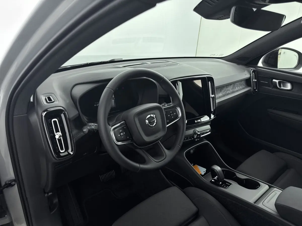 Single Motor Plus Black Edition Europa 70 kWh | Achterbank verwarmd | Achteruitrijcamera | Apple Carplay/Android Auto|telefoonintegratie premium