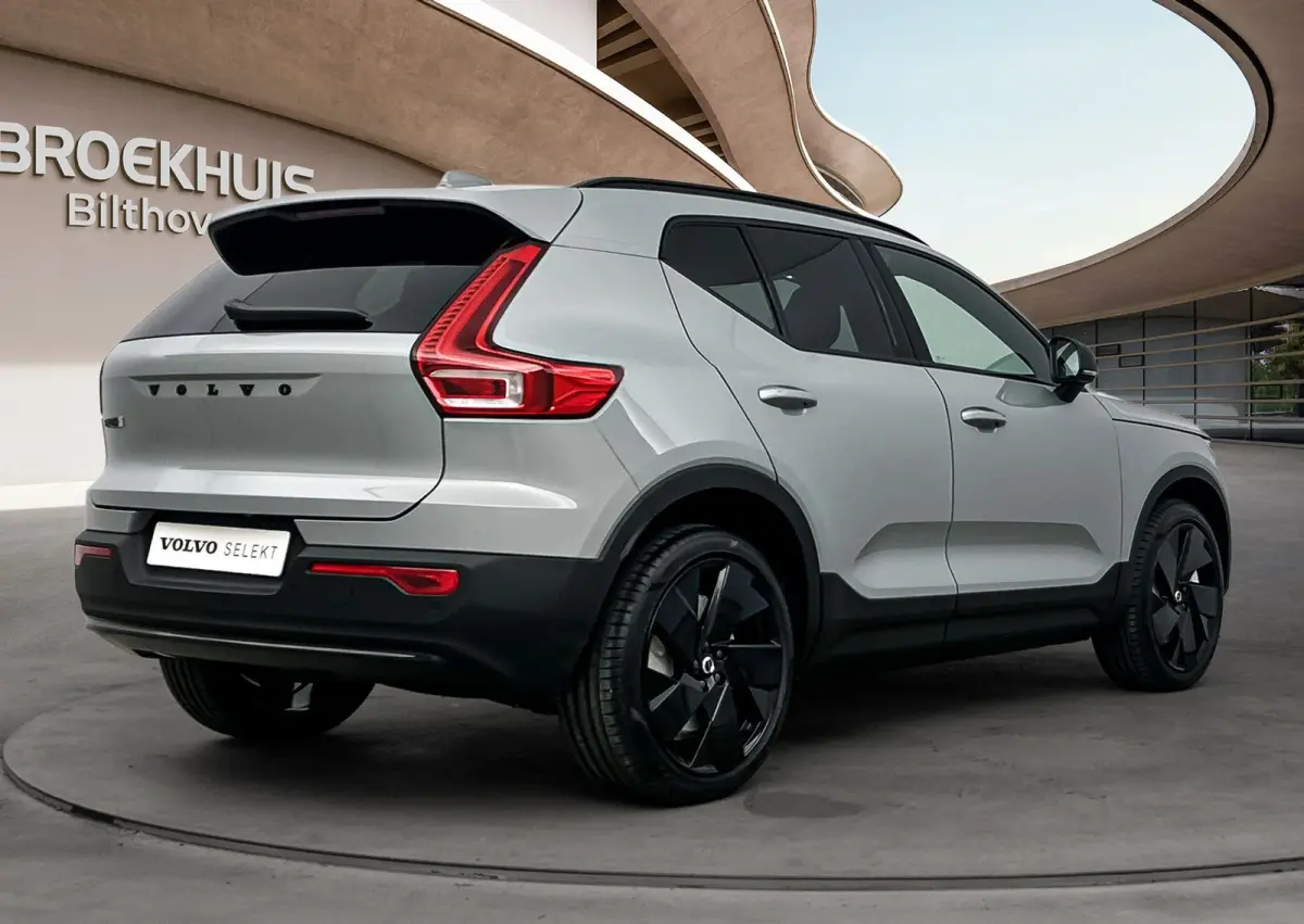 Single Motor Plus Black Edition Europa 70 kWh | Achterbank verwarmd | Achteruitrijcamera | Apple Carplay/Android Auto|telefoonintegratie premium