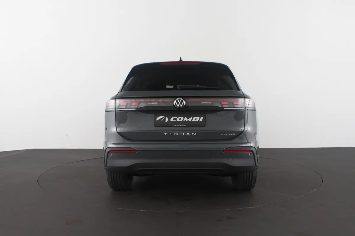 1.5 TSI eHybrid Life Edition (nieuw) Dolphin Gray/18inch/IQ/Design-pakket/Winterpakket Plus...