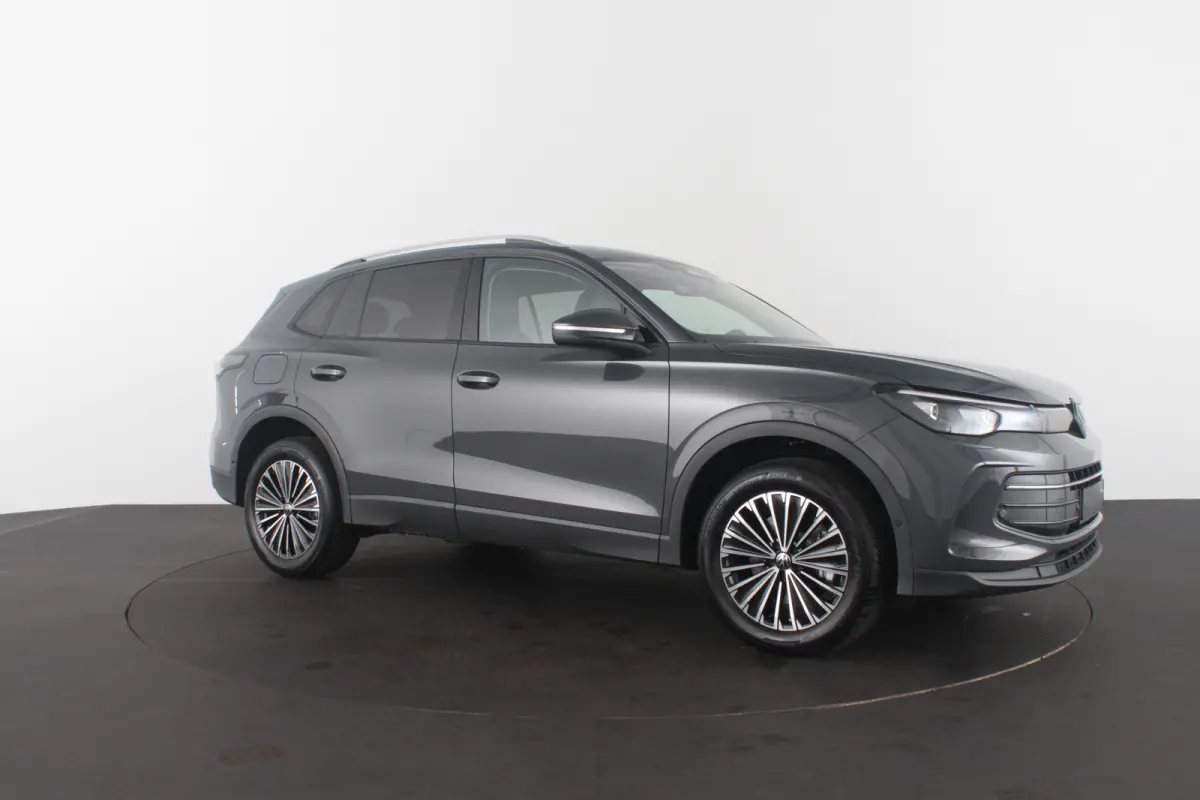 1.5 TSI eHybrid Life Edition (nieuw) Dolphin Gray/18inch/IQ/Design-pakket/Winterpakket Plus...