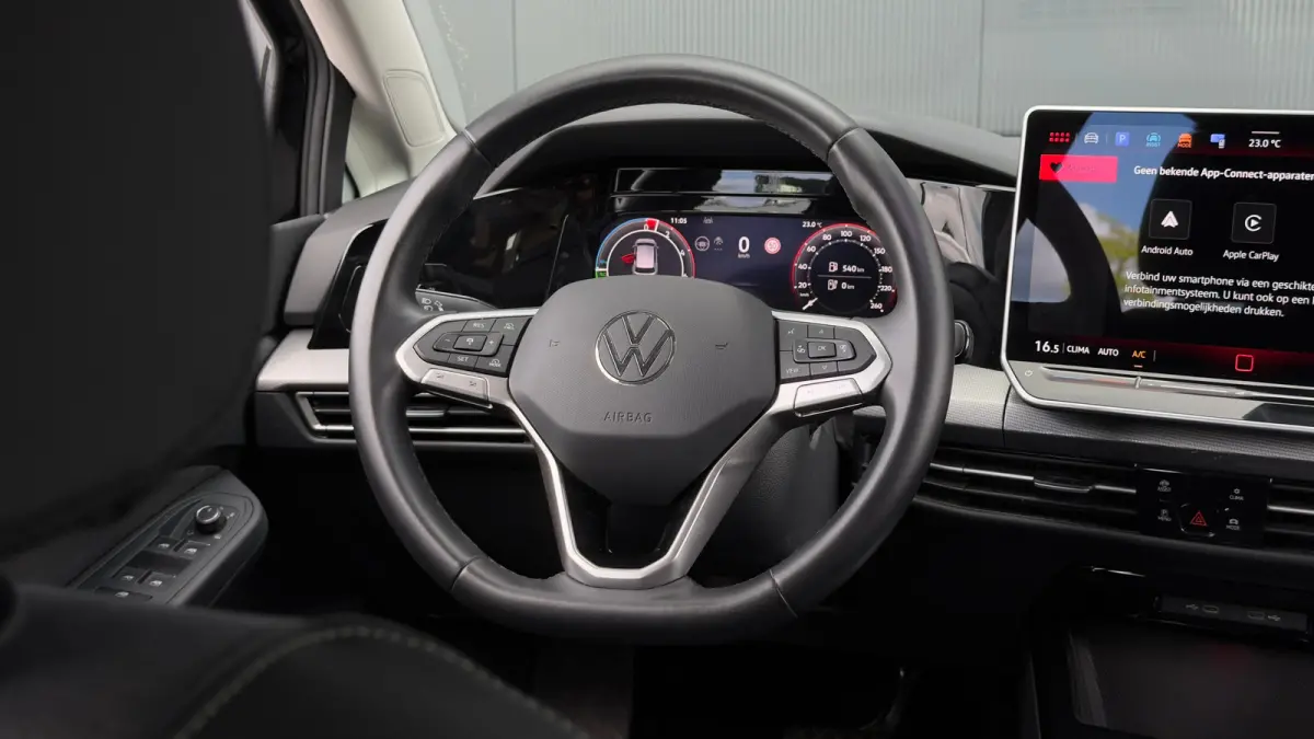 1.5 eHybrid Life Edition | ErgoActive Massage | Leder / Alcantara | Camera