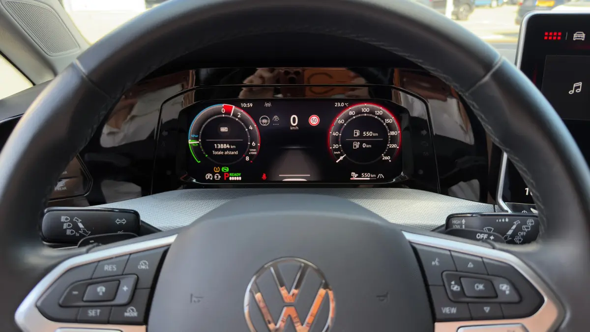 1.5 eHybrid Life Edition | ErgoActive Massage | Leder / Alcantara | Camera
