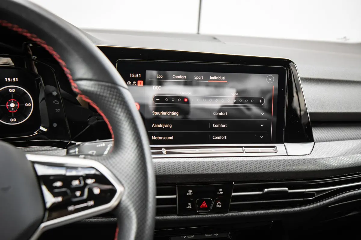 GTI 2.0 TSI 245pk DSG | Panoramadak | Adaptief Onderstel | Matrix LED | Stoelverwarming | Navigatie | 18'' LMV