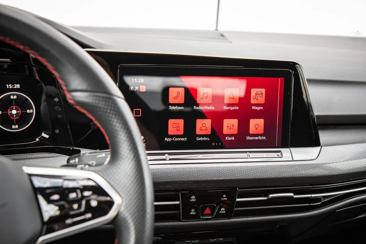 GTI 2.0 TSI 245pk DSG | Panoramadak | Adaptief Onderstel | Matrix LED | Stoelverwarming | Navigatie | 18'' LMV