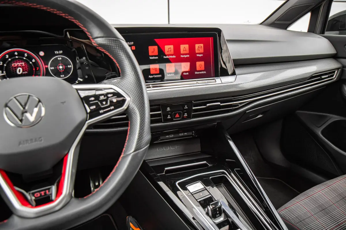 GTI 2.0 TSI 245pk DSG | Panoramadak | Adaptief Onderstel | Matrix LED | Stoelverwarming | Navigatie | 18'' LMV