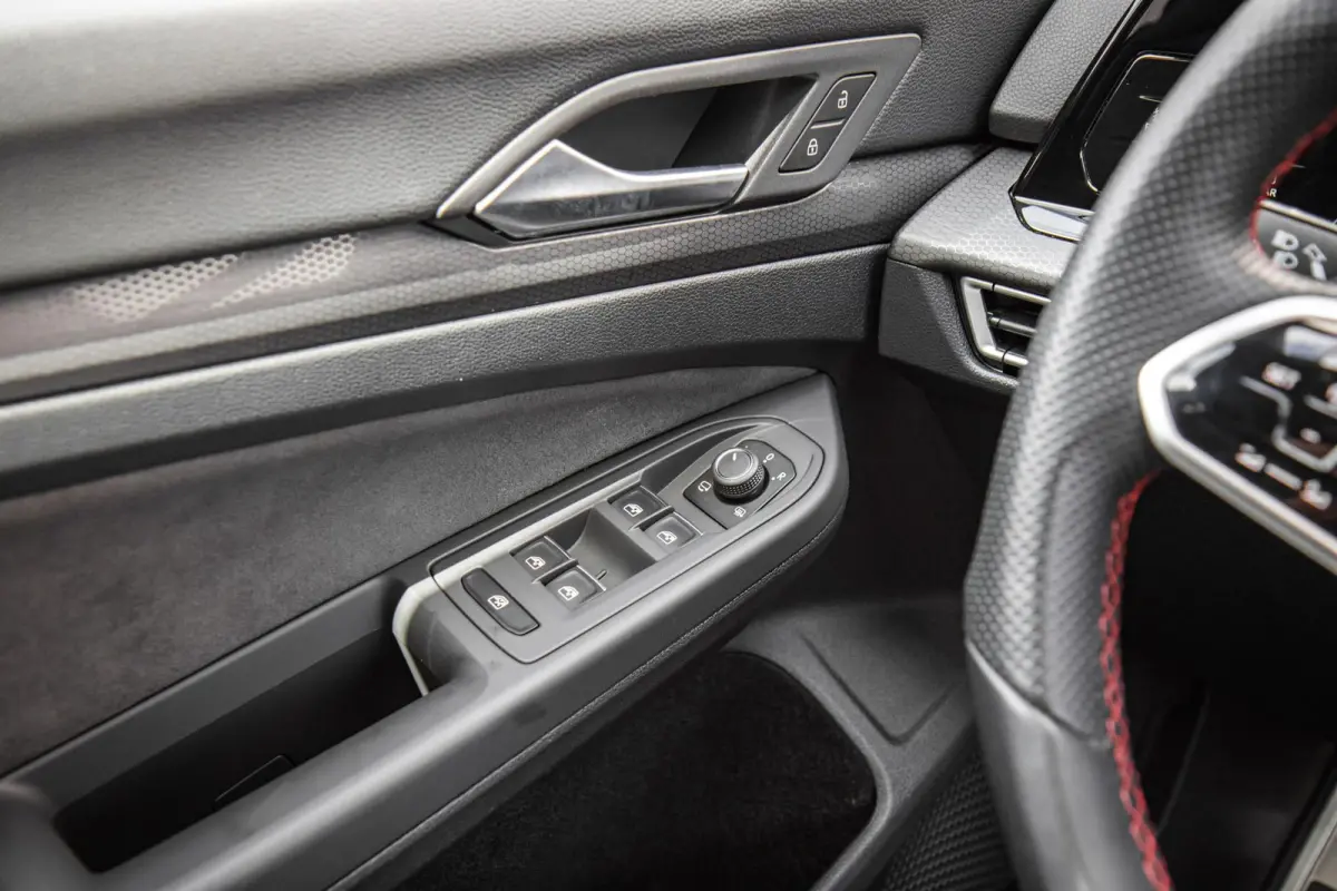 GTI 2.0 TSI 245pk DSG | Panoramadak | Adaptief Onderstel | Matrix LED | Stoelverwarming | Navigatie | 18'' LMV