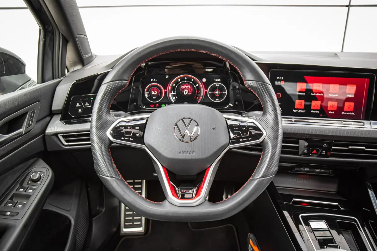 GTI 2.0 TSI 245pk DSG | Panoramadak | Adaptief Onderstel | Matrix LED | Stoelverwarming | Navigatie | 18'' LMV