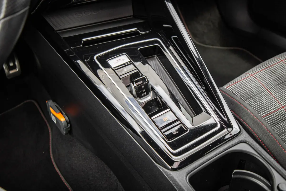 GTI 2.0 TSI 245pk DSG | Panoramadak | Adaptief Onderstel | Matrix LED | Stoelverwarming | Navigatie | 18'' LMV
