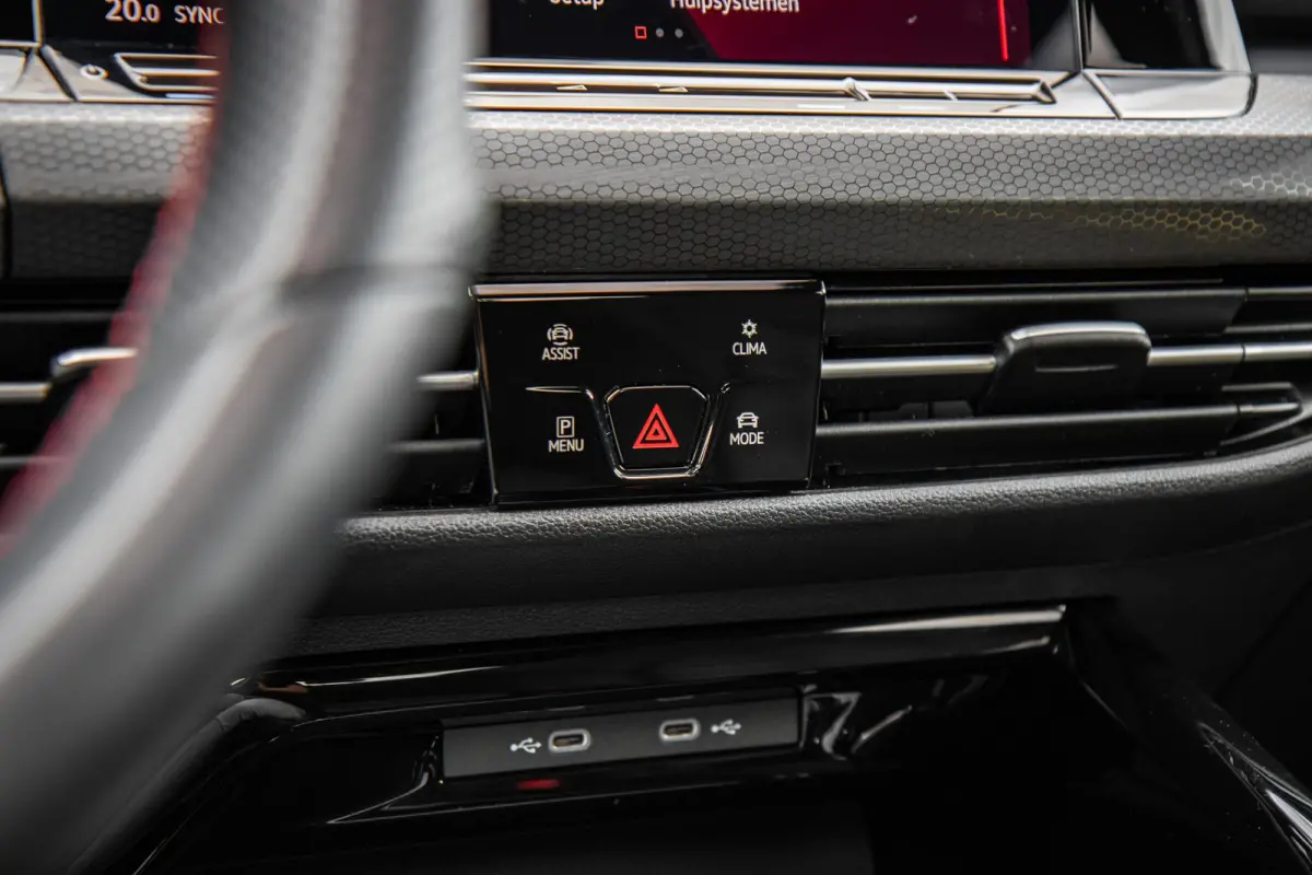 GTI 2.0 TSI 245pk DSG | Panoramadak | Adaptief Onderstel | Matrix LED | Stoelverwarming | Navigatie | 18'' LMV