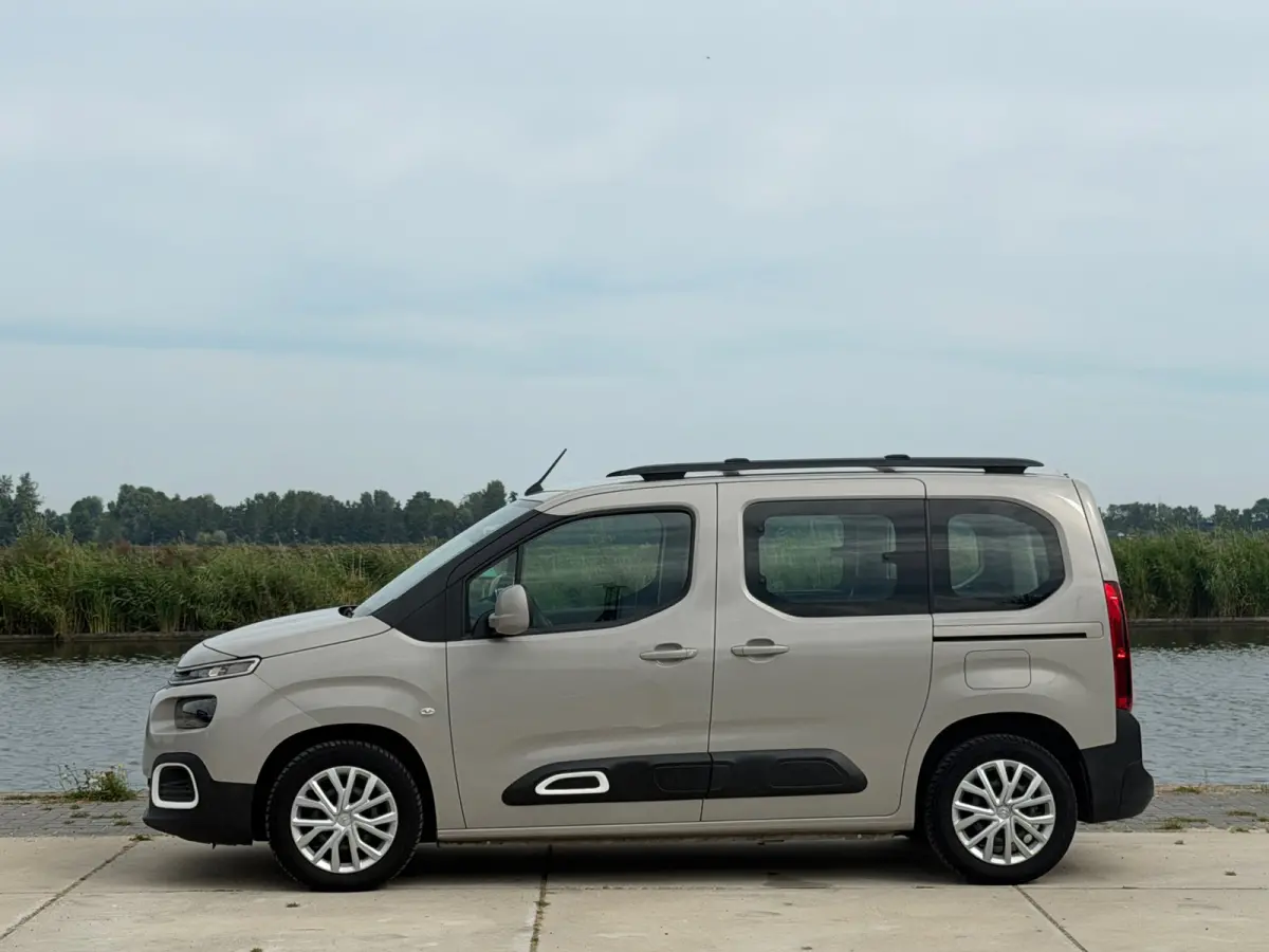1.2 PureTech Feel So Good - Sable Metallic - Parkeercamera/Cruise/Carplay/Navigatie