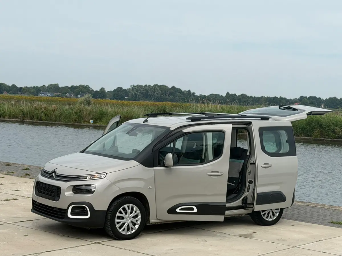 1.2 PureTech Feel So Good - Sable Metallic - Parkeercamera/Cruise/Carplay/Navigatie